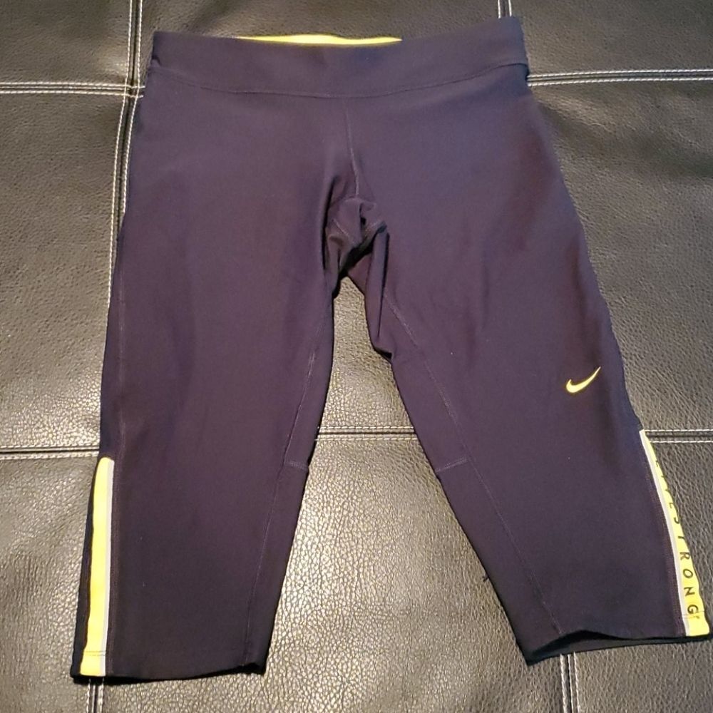 Nike dri-fit Live strong cropped leggings